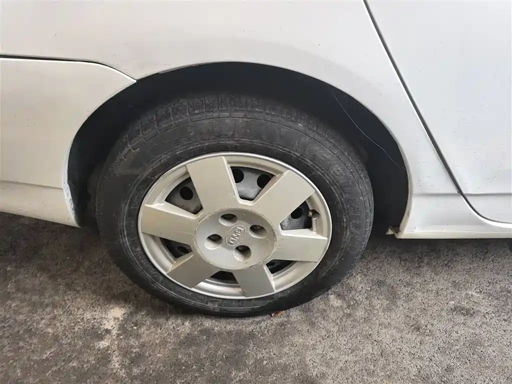 BYD F3 2012 Energy-saving Edition 1.5L Manual Comfort фото 26