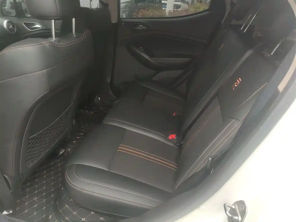BYD Yuan 2016 1.5L Automatic Luxury фото 17