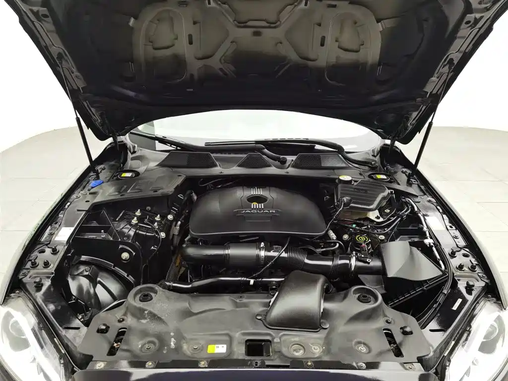 Jaguar XJ 2014 XJL 2.0T 2WD Elegant Business Edition фото 6