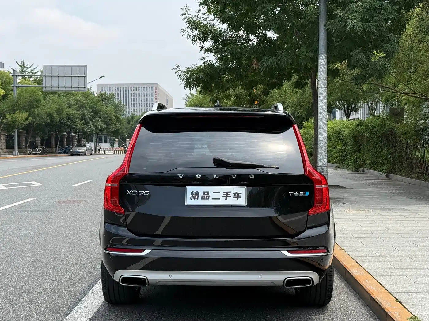 Фото 25 - Volvo XC90