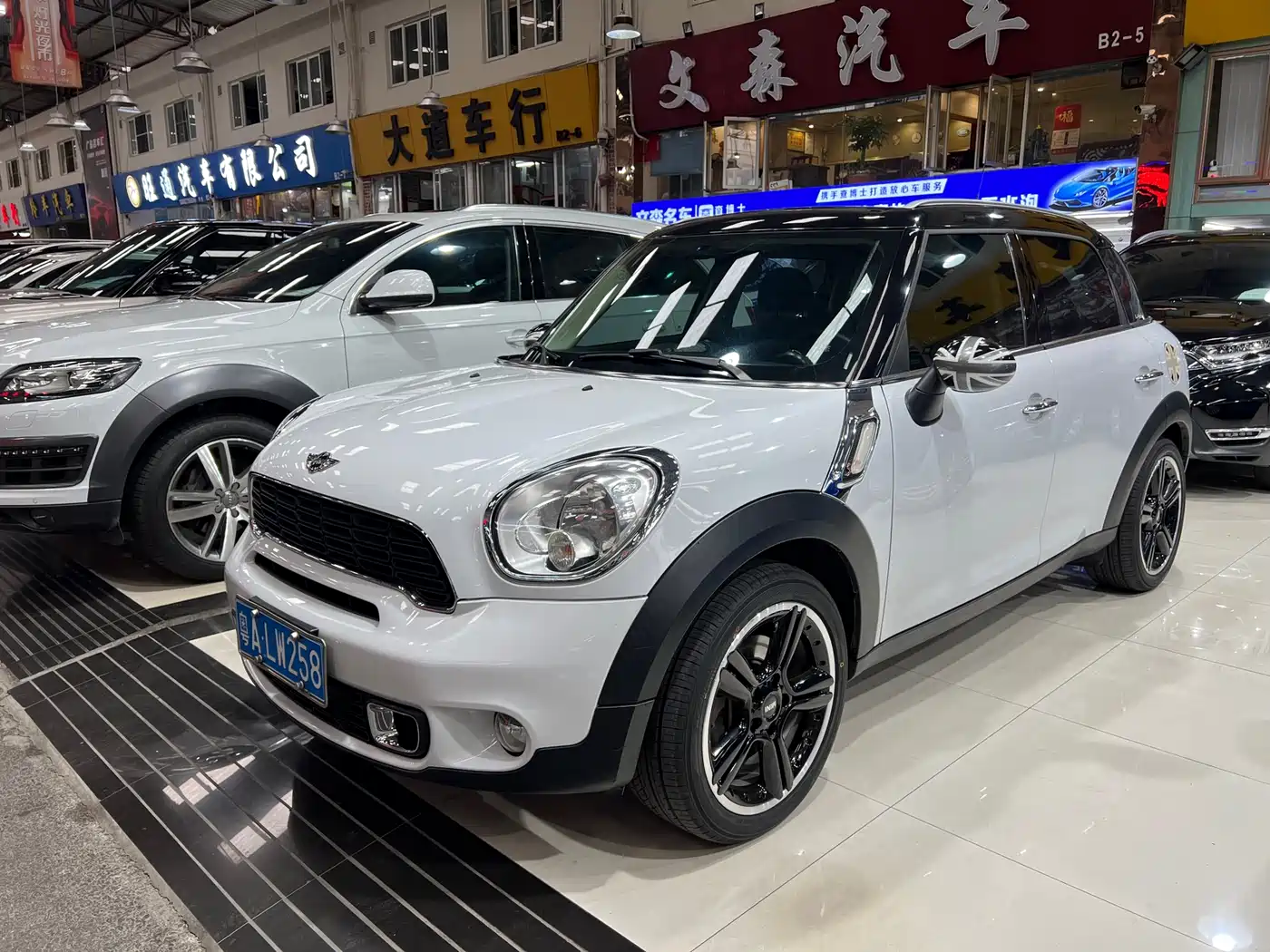 MINI COUNTRYMAN 2013 2012 1.6T COOPER S