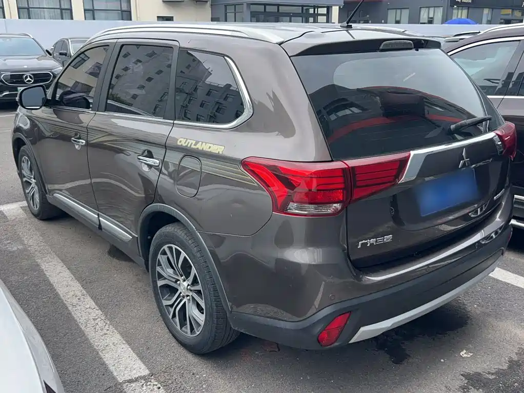 Mitsubishi Outlander 2017 2016 2.4L 4WD Elite Edition 5-seater