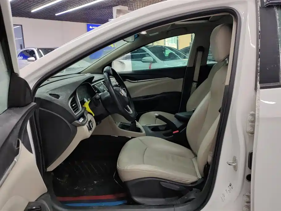 Buick Excelle 2019 15T Manual Elite Type China VI фото 9