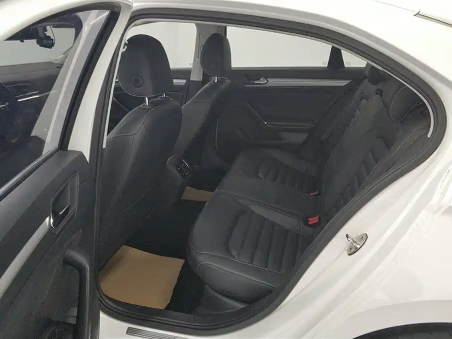 Volkswagen Lamando 2017 280TSI DSG Comfort Edition фото 11