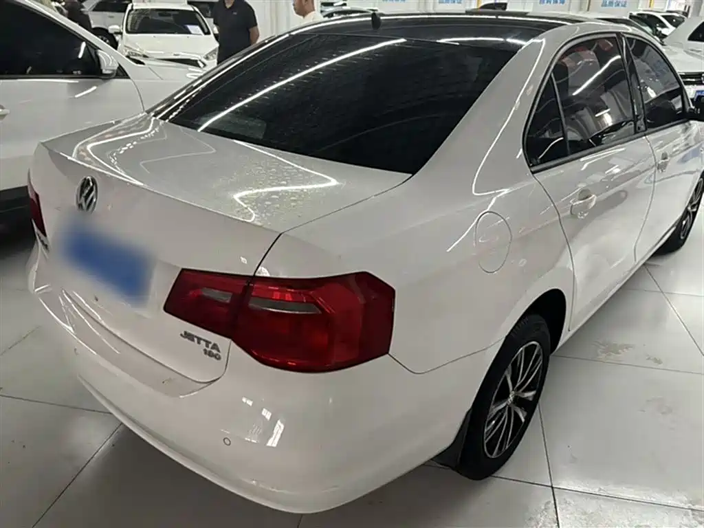 Volkswagen Jetta 2016 1.6L 25th Anniversary Edition фото 7