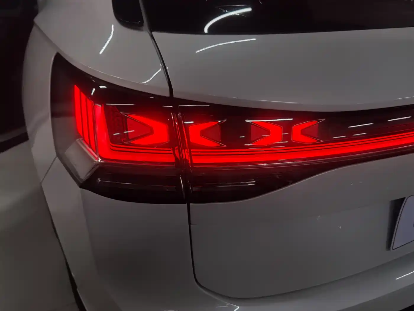 Volkswagen Tayron 2023 380TSI 4WD R-Line High-Performance Edition фото 21