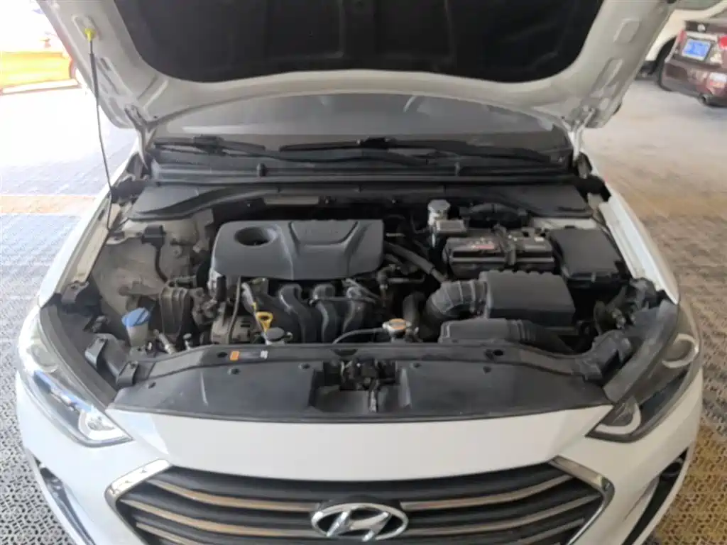 Hyundai Elantra 2016 Model 1.6L Automatic Smart Elite фото 20