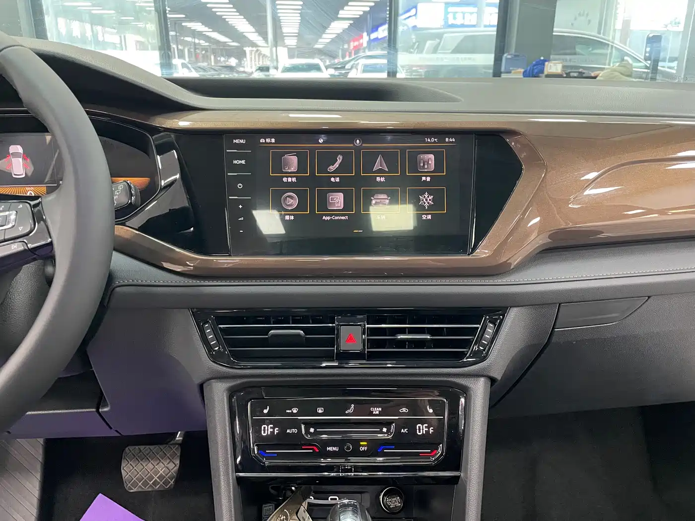 Volkswagen Tharu 2022 280TSI FWD Luxury Edition фото 9