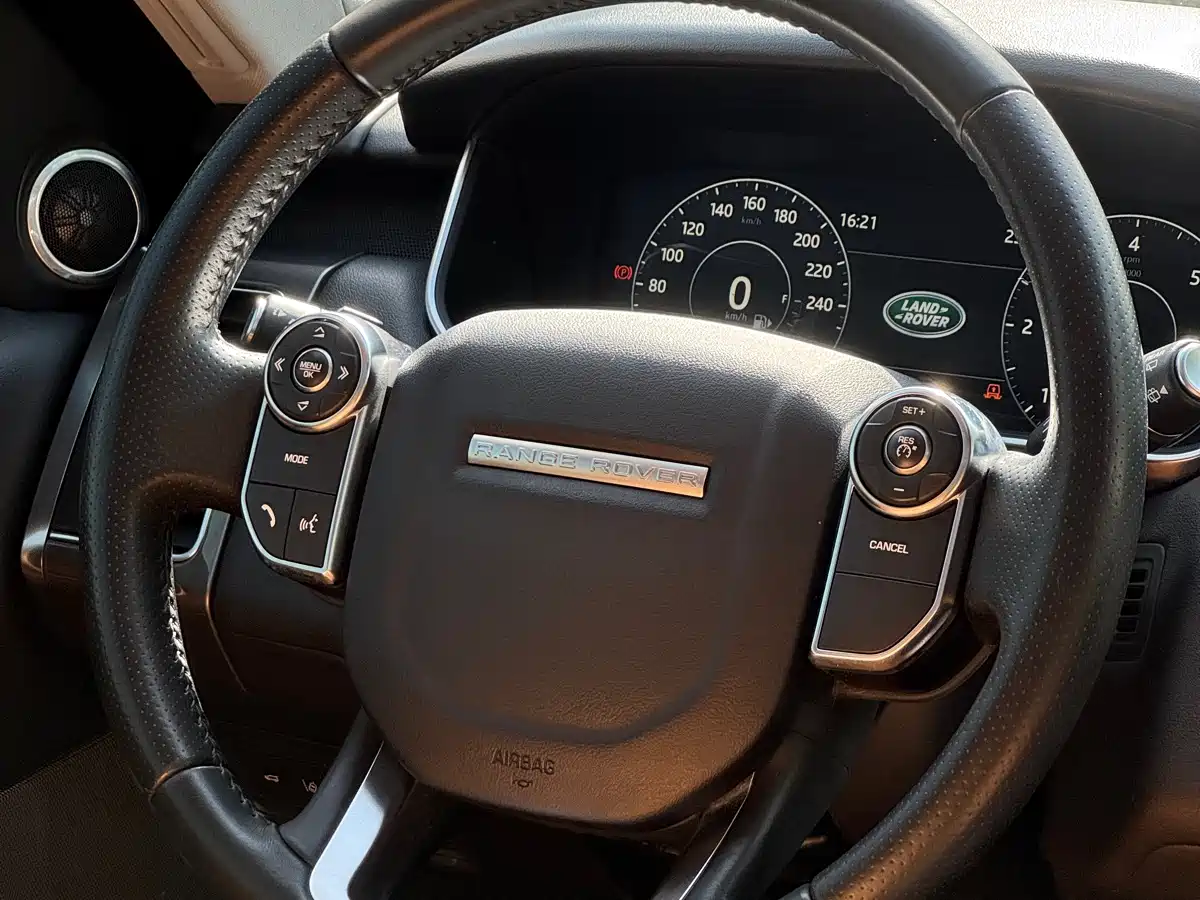 Land Rover Range Rover Sport 2016 3.0 SDV6 HSE фото 10