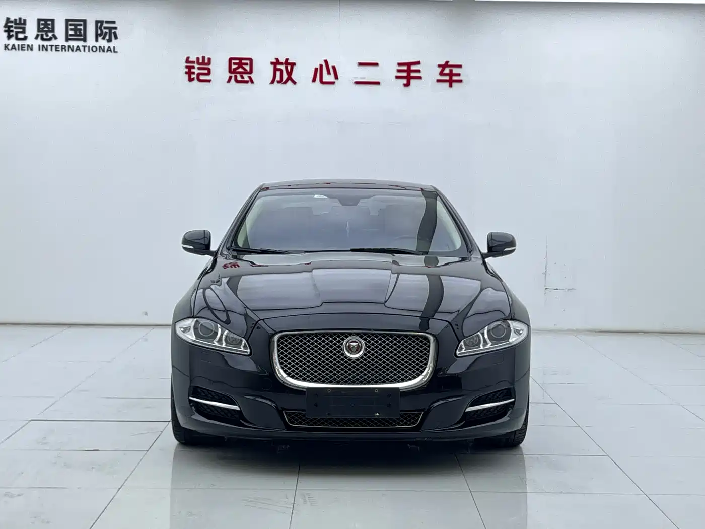 Jaguar XJ 2015 XJL 3.0 SC 2WD Panorama Business Edition фото 2