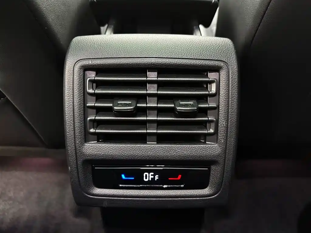 Volkswagen Golf 2021 280TSI DSG R-Line фото 17