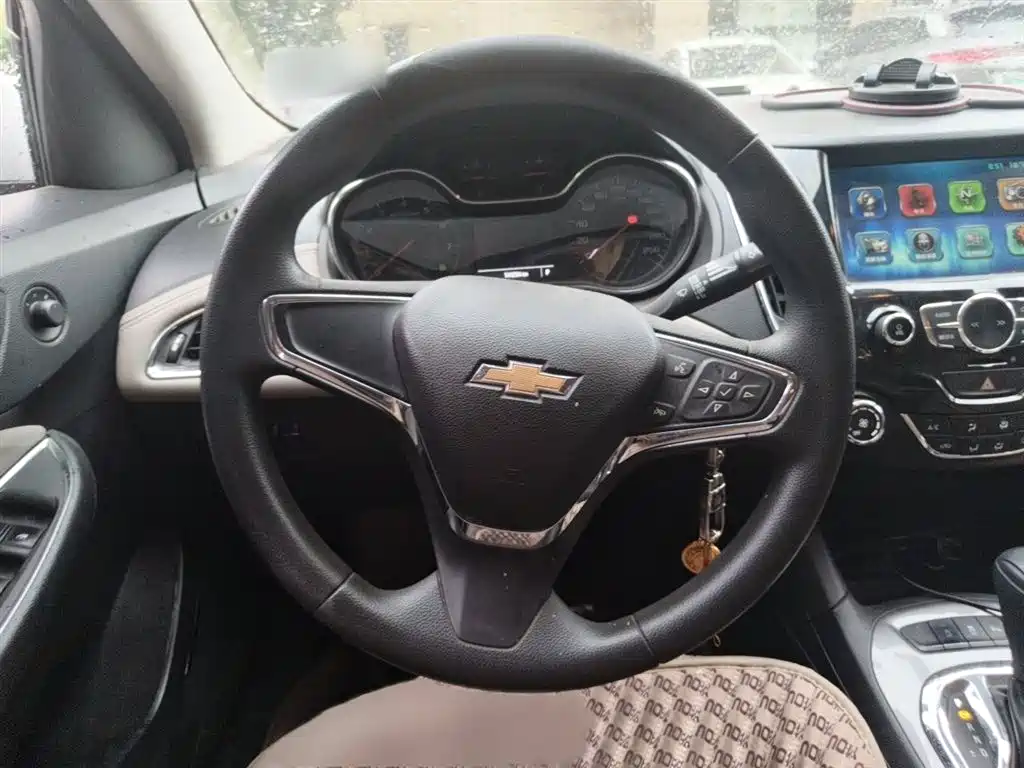 Chevrolet Cruze 2015 1.5L Automatic Luxury Edition фото 3