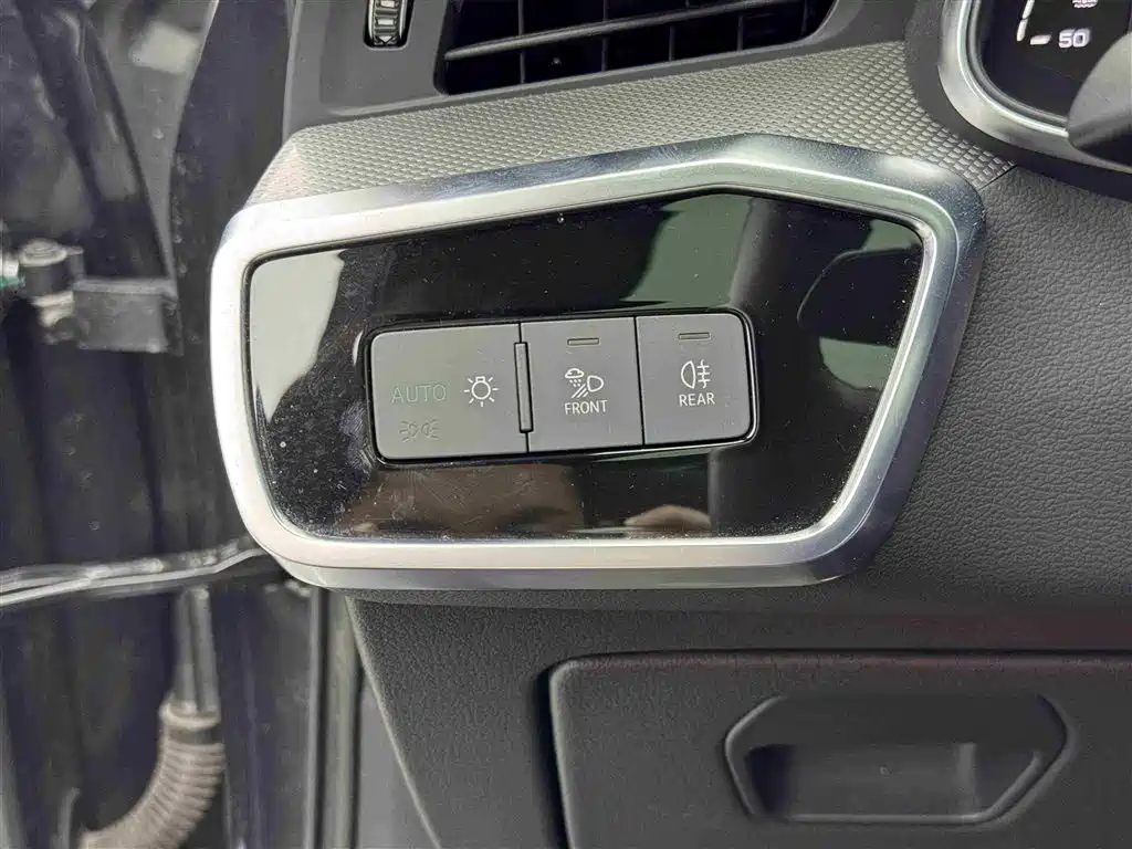 Audi A6L 2021 45 TFSI Exclusive Sport фото 14