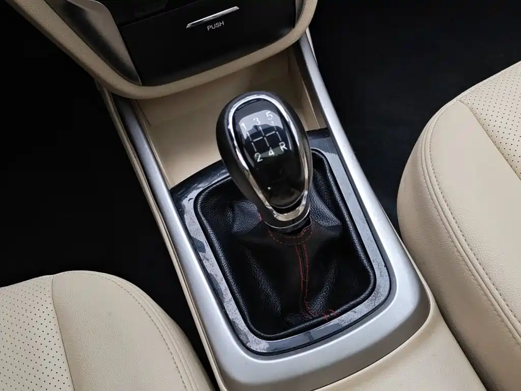 Changan Eado 2015 2015 1.6L Manual Luxury China V