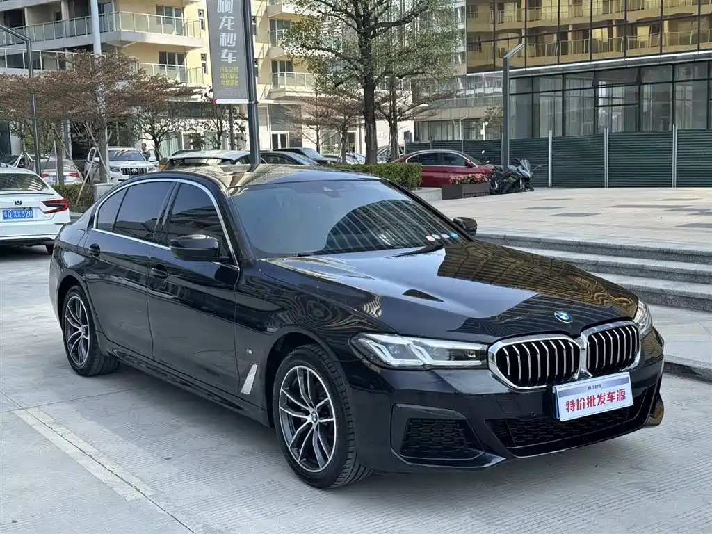 BMW 5 Series 2022 Model Second Facelift 525Li M Sport Package фото 3