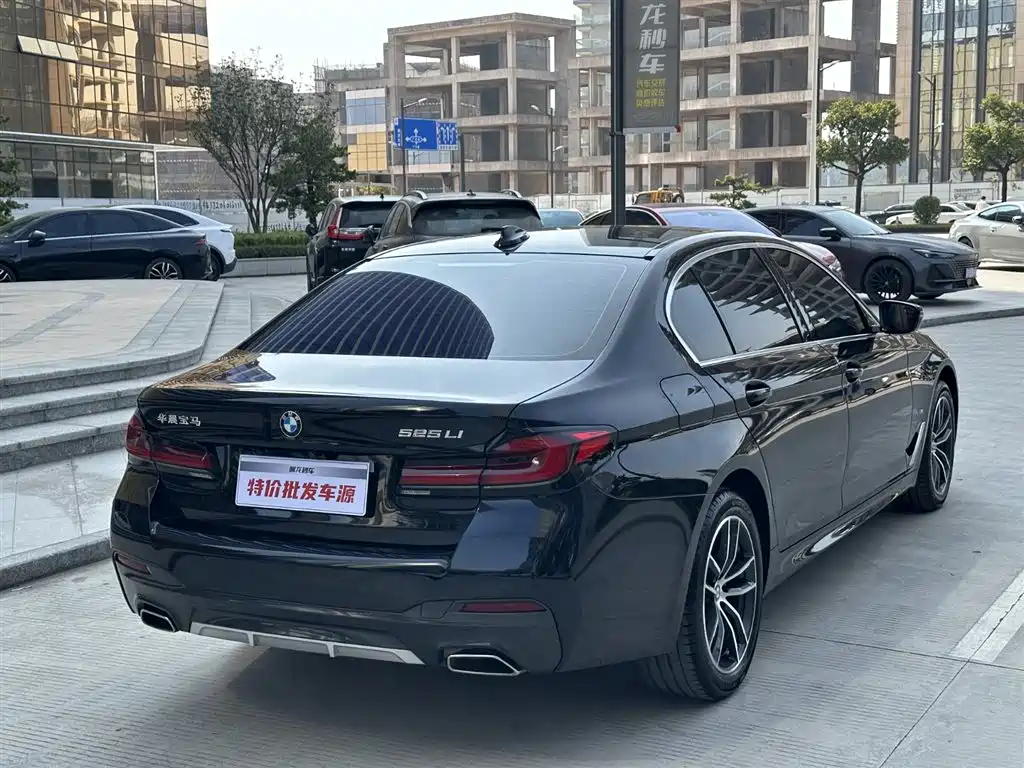 BMW 5 Series 2022 Model Second Facelift 525Li M Sport Package фото 5