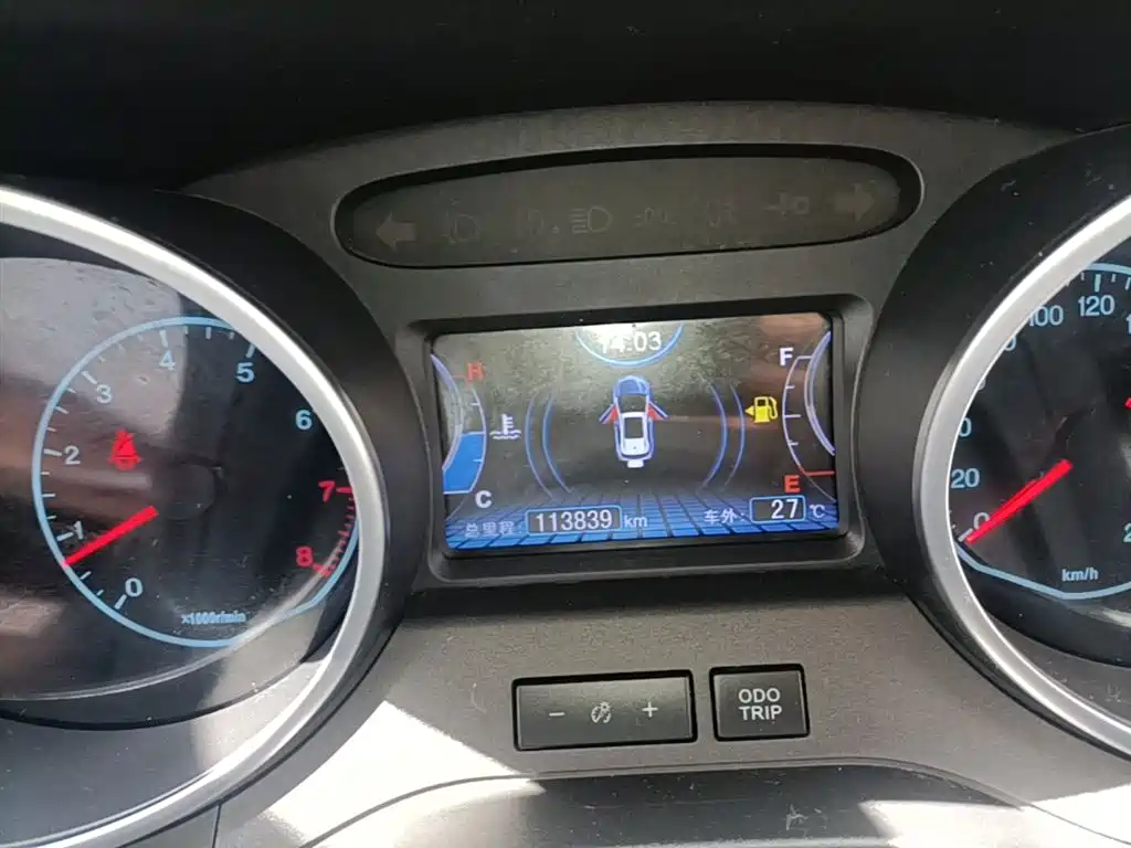 BYD Yuan 2016 1.5L Manual Premium фото 12