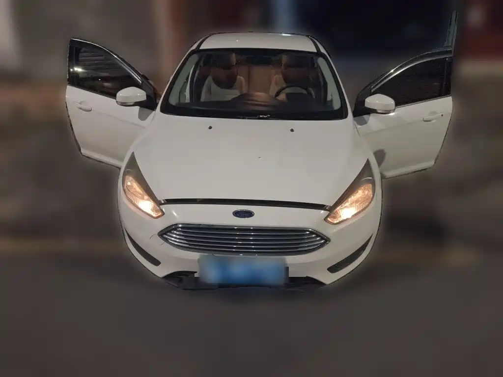 Фото 3 - Ford Focus