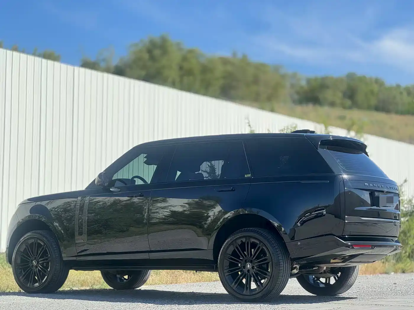 Land Rover Range Rover 2025 3.0 L6 400PS Paradigm Extended Wheelbase фото 7