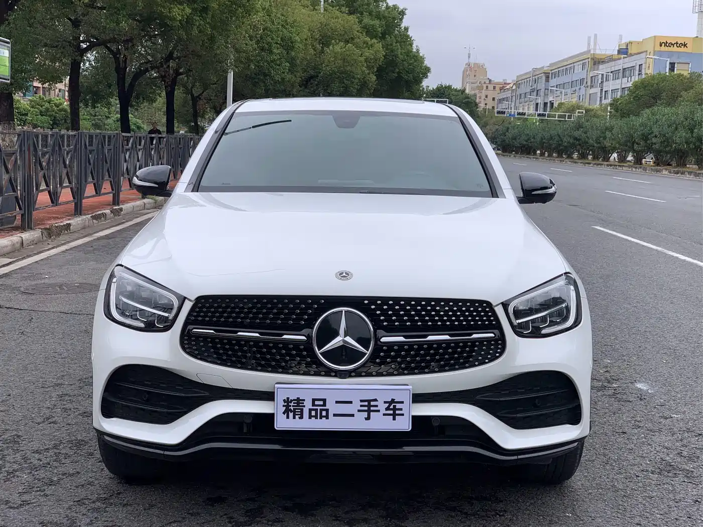 Mercedes-Benz GLC Coupe 2020 GLC 260 4MATIC Coupe SUV фото 2