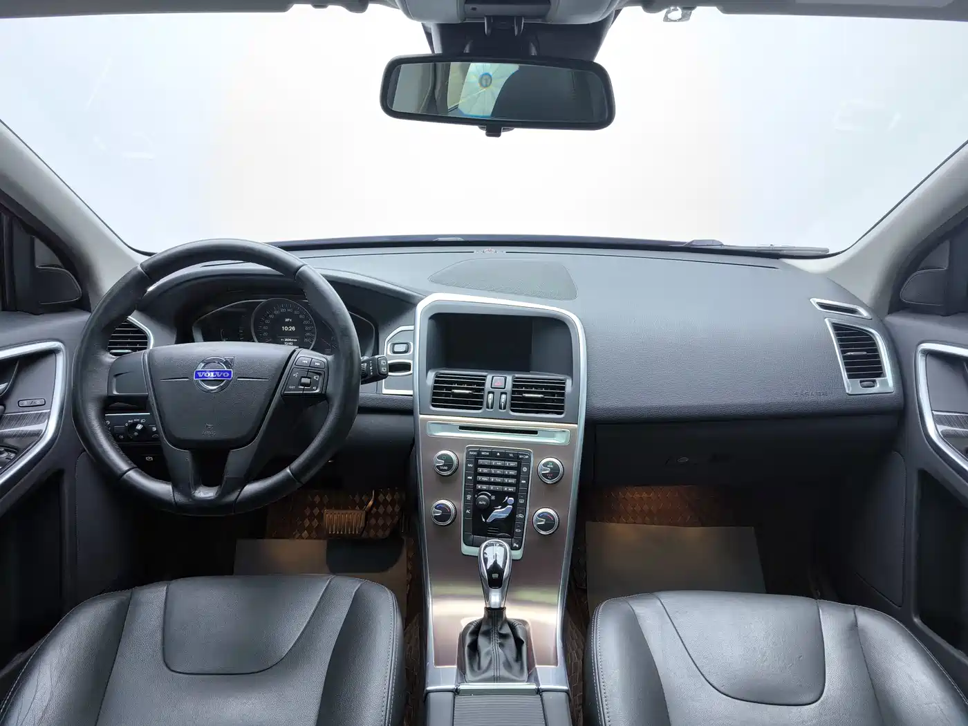 Фото 9 - Volvo XC60