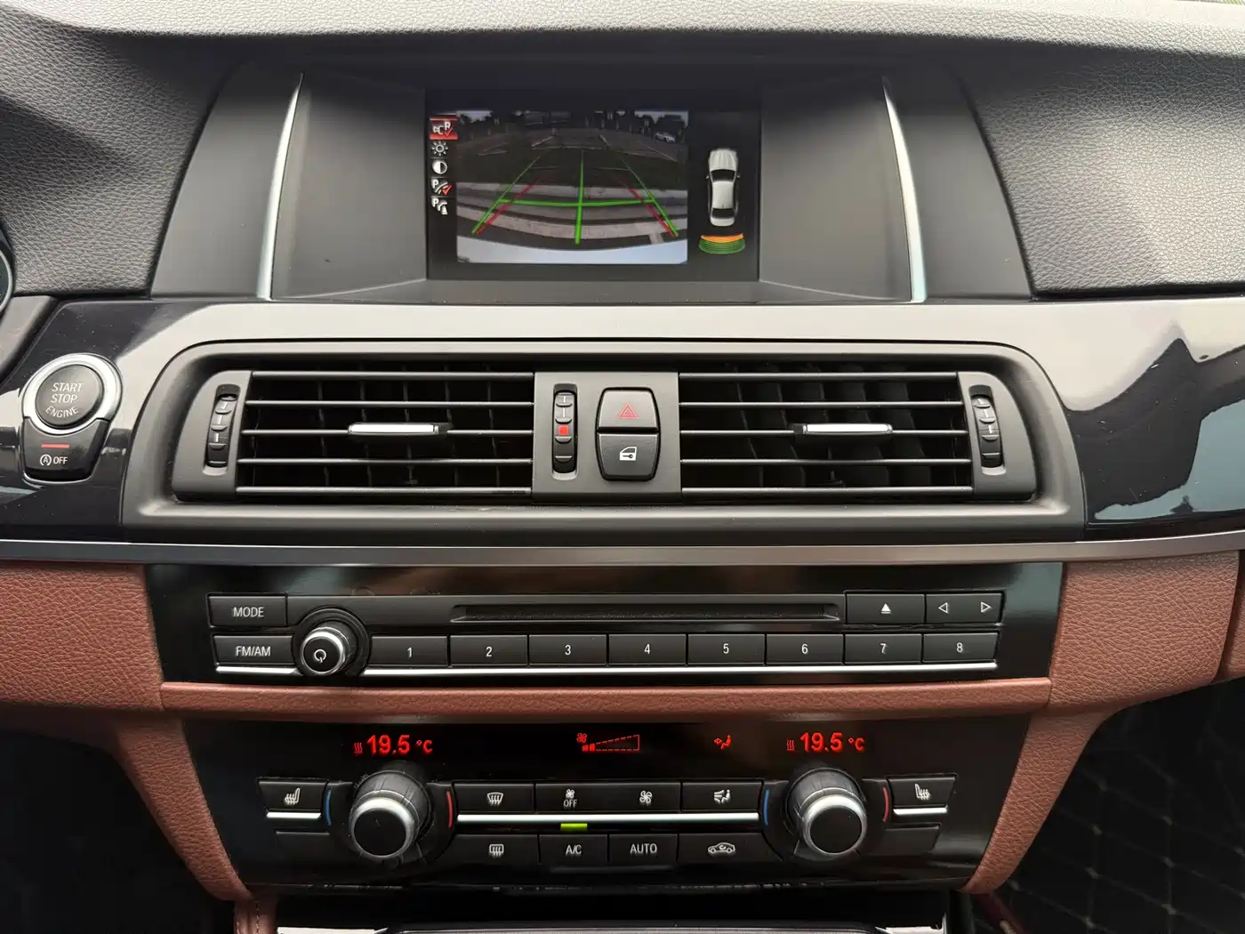 BMW 5 Series 2017 520Li Classic Edition фото 13
