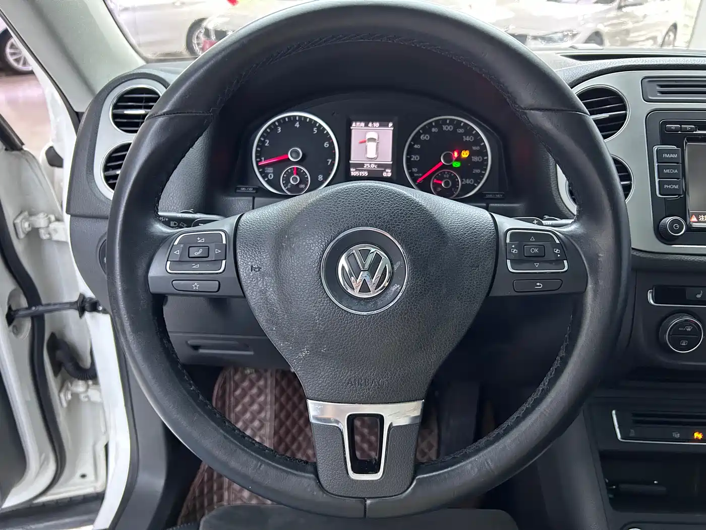 Volkswagen Tiguan 2013 2.0TSI Automatic AWD Flagship Edition фото 16