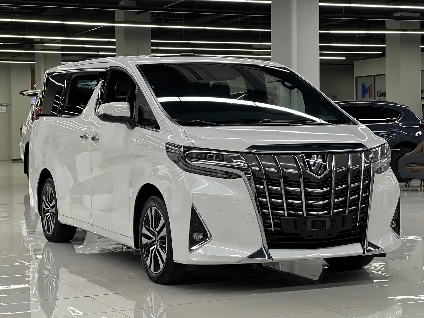 Toyota Alphard 2018 Facelift 3.5L Premium Edition фото 3