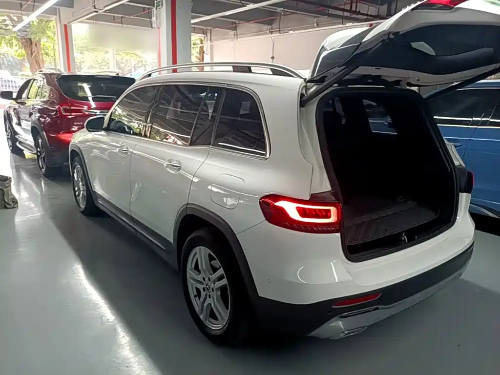 Фото 5 - Mercedes-Benz GLB