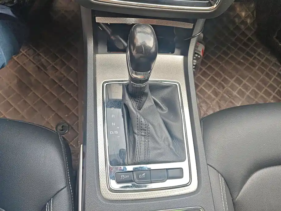Roewe i6 2019 2019 PLUS 20T TST 4G Connected Flagship Super Edition
