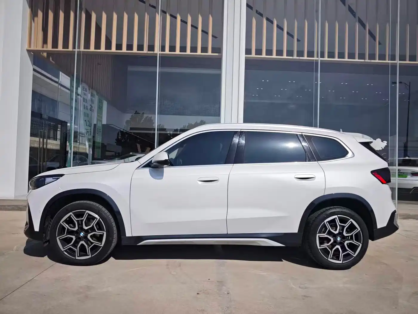 BMW X1 2025 sDrive25Li X Design Package фото 4