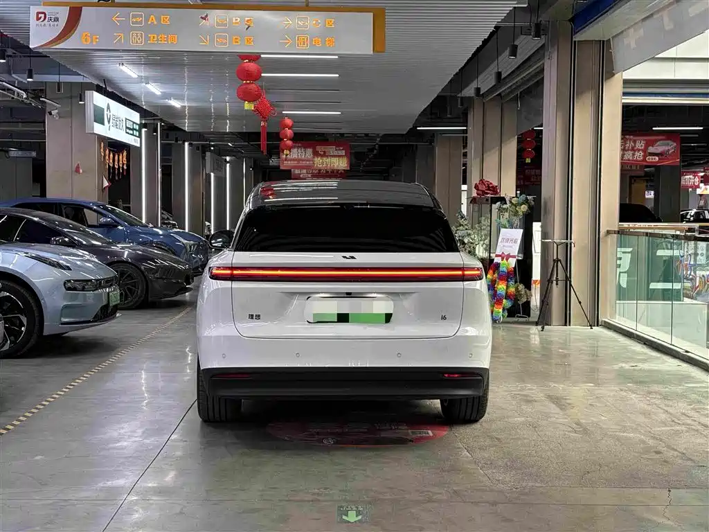 Li Auto i6 2025 2025 2WD Base Model