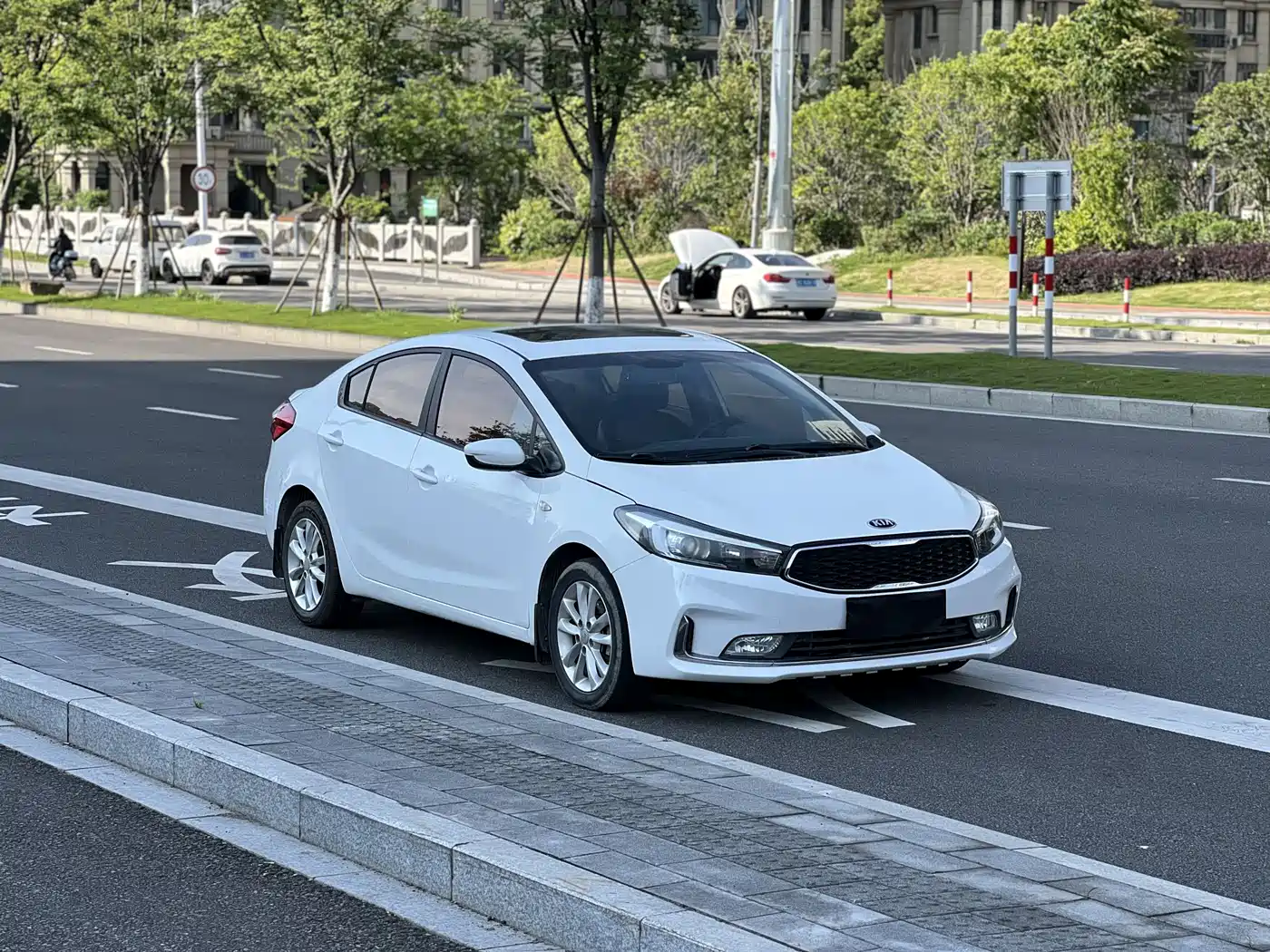 Kia K3 2016 1.6L Automatic GLS фото 4