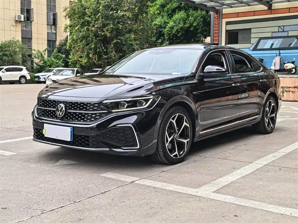 Volkswagen Passat 2022 330TSI Starlight Luxury Edition