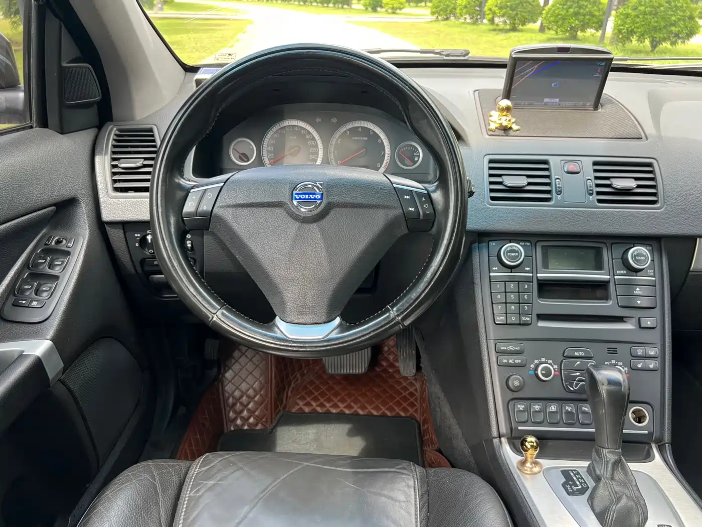 Фото 14 - Volvo XC90