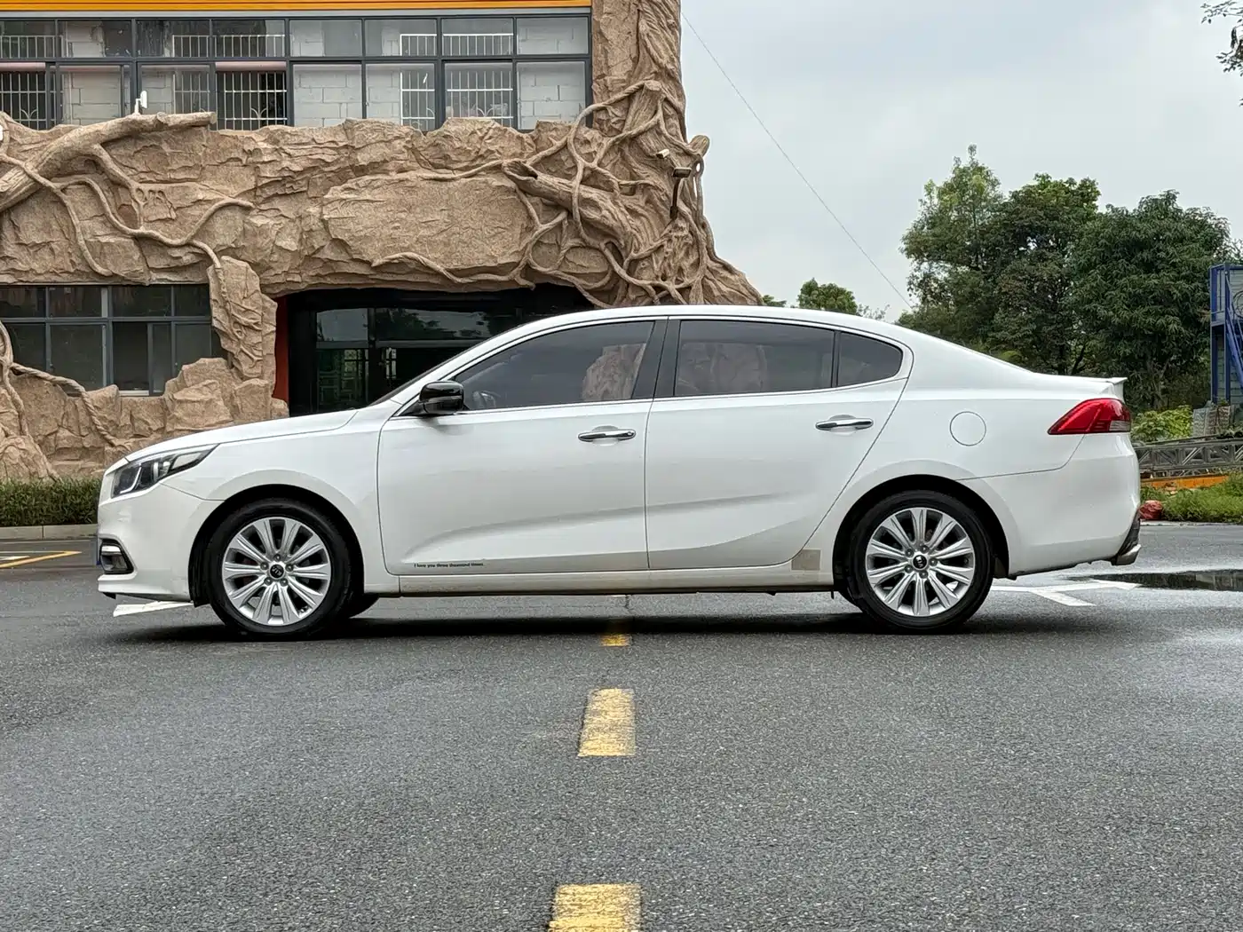 KIA K4