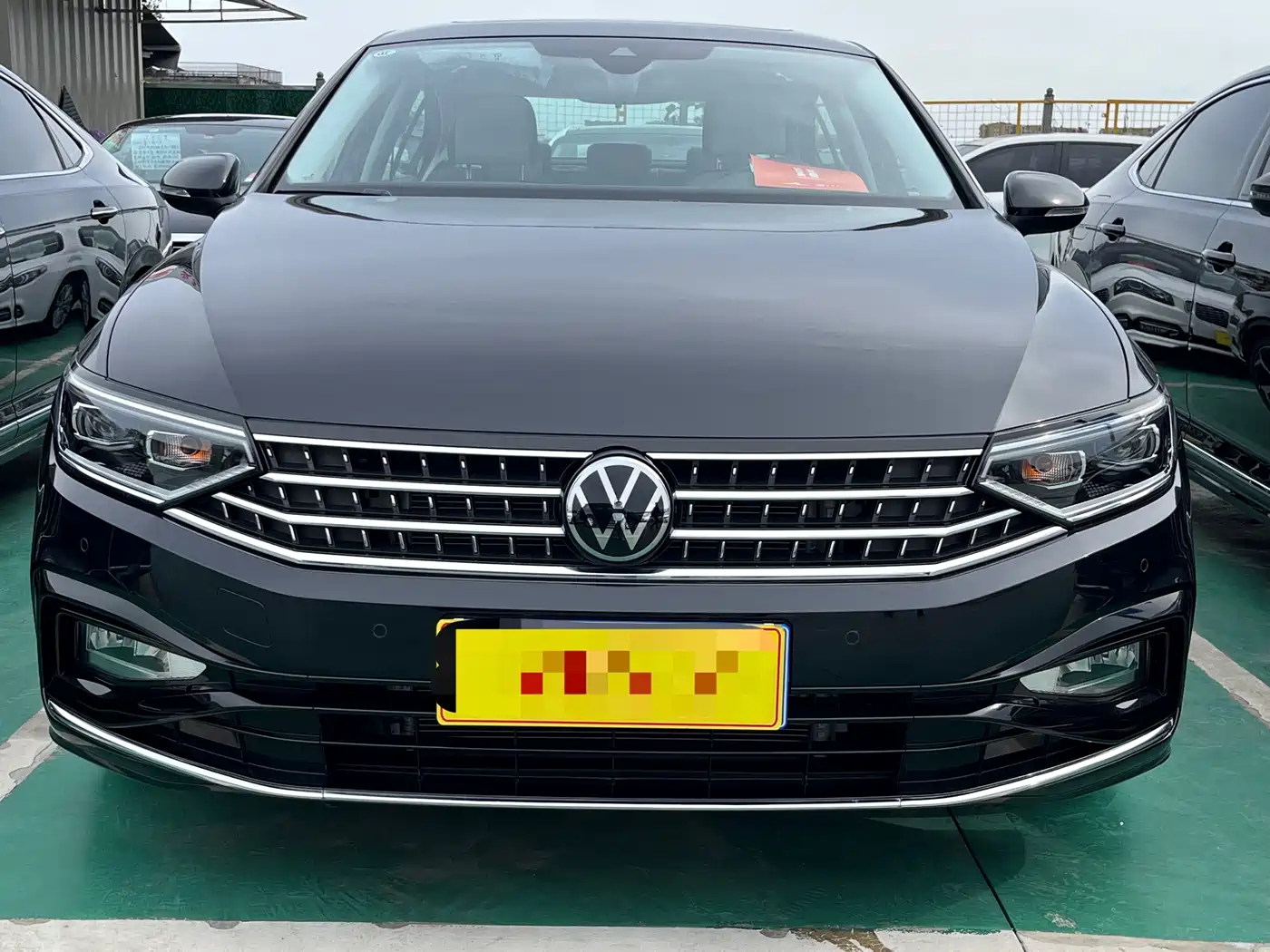 Volkswagen Magotan 2023 Model 2 Million Commemorative Edition 330TSI DSG Luxury фото 2
