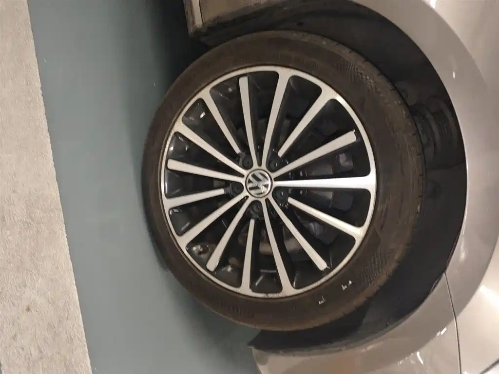 Volkswagen Passat 2014 2.0TSI DSG Executive Edition фото 23