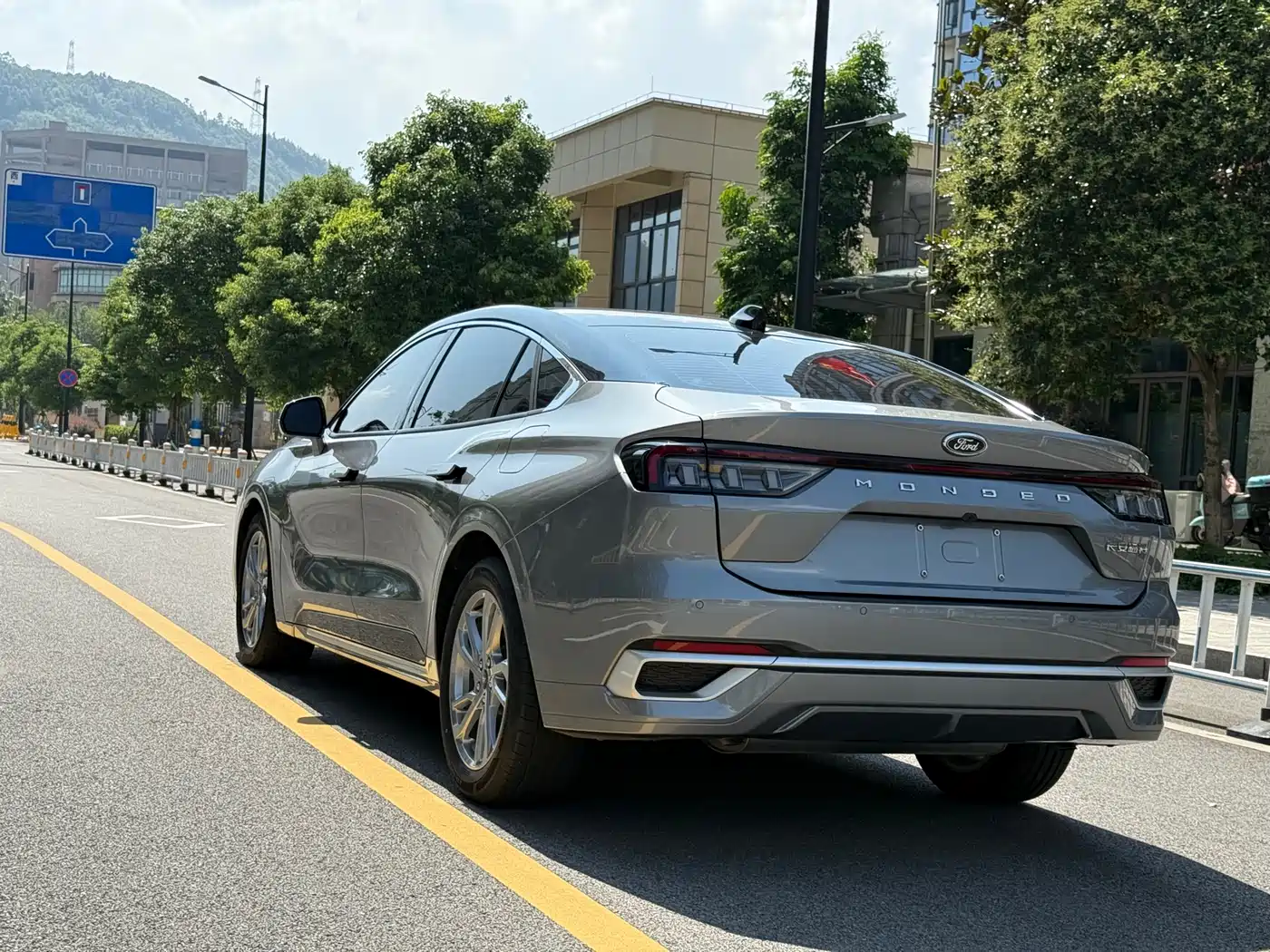 FORD MONDEO