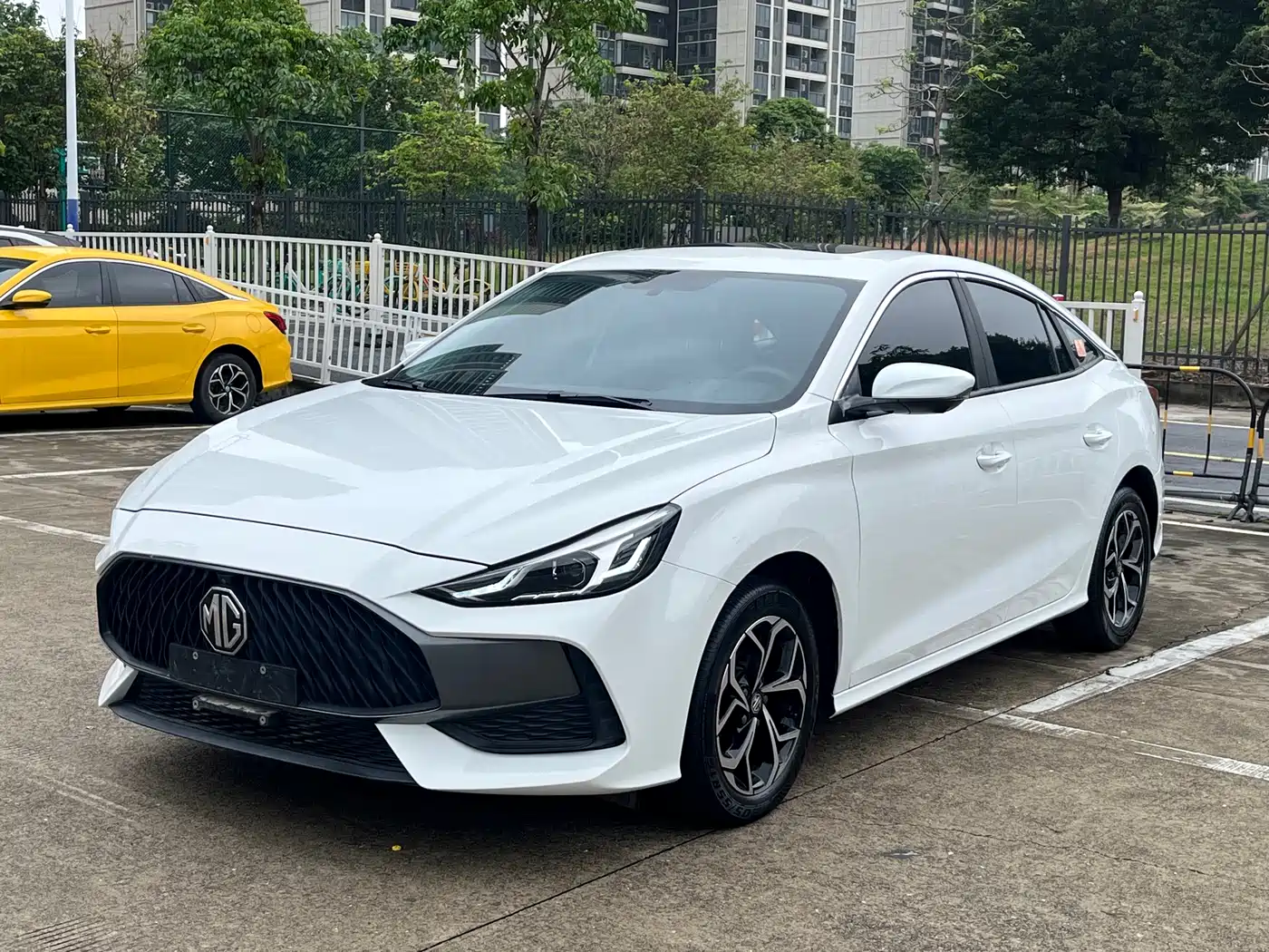 MG 5 2021 Model 180DVVT CVT Youth Luxury Edition