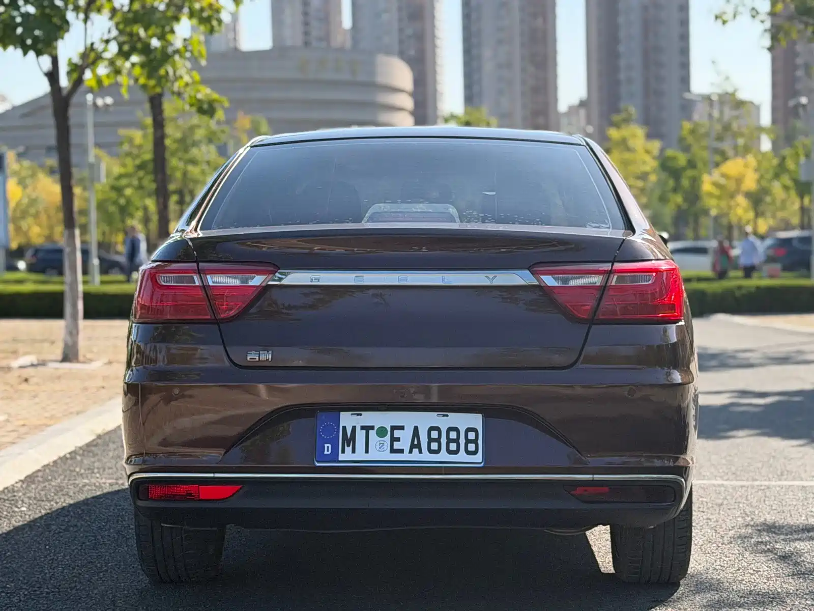 Фото 5 - Geely Vision