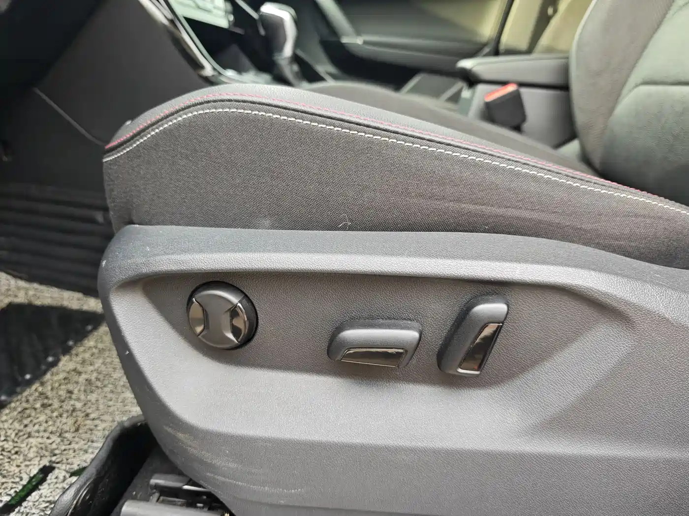 Volkswagen Tayron 2022 280TSI 2WD Luxury Smart Connect Edition фото 16