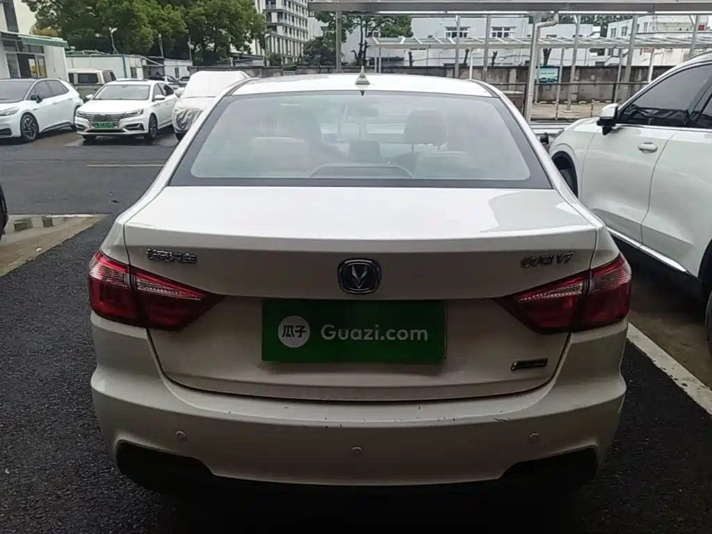 Changan Yuexiang V7 2016 2016 1.6L Auto Joy Version China V