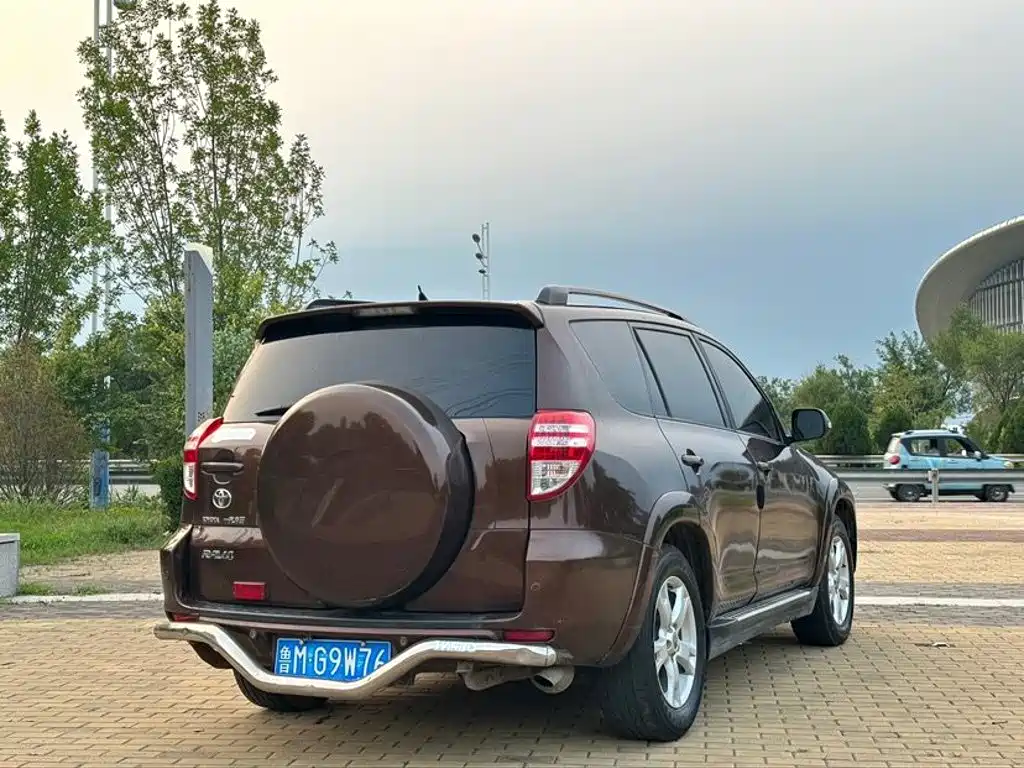 صورة 4 - Toyota RAV4