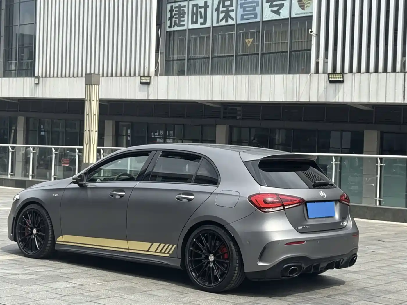 Mercedes-Benz A-Class AMG (Import) 2020 AMG A 35 4MATIC фото 2