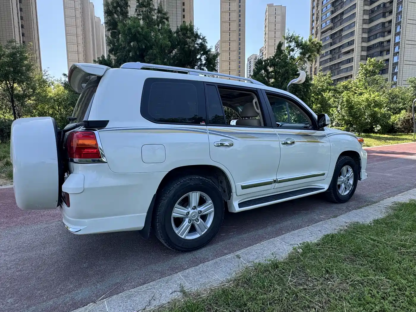 Toyota Land Cruiser (Import) 2015