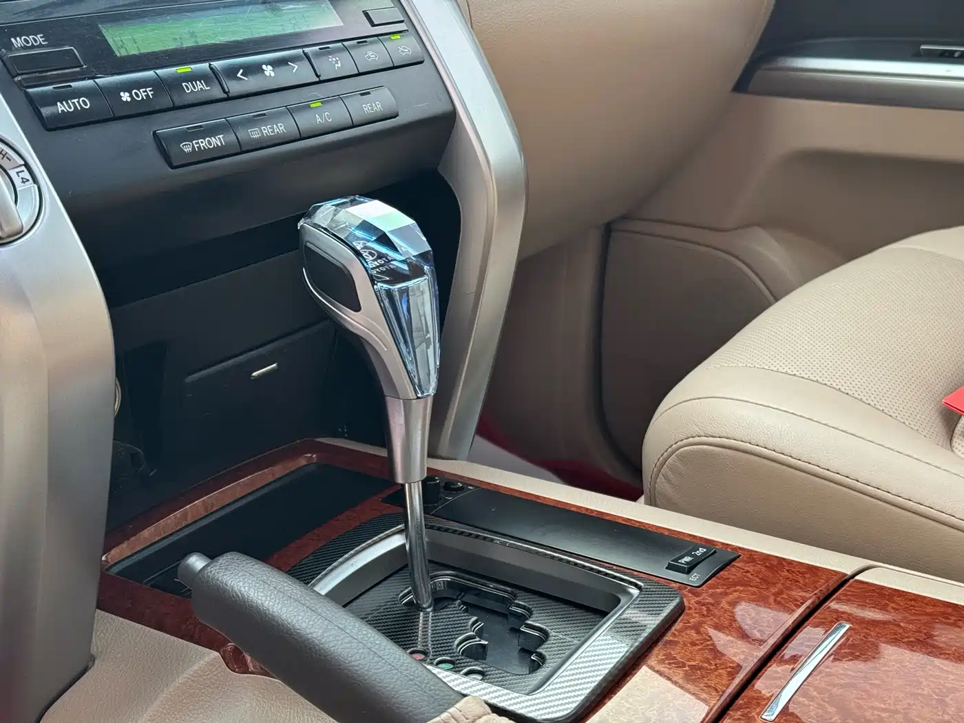 Toyota Land Cruiser 2016 4.0L Automatic VX фото 15