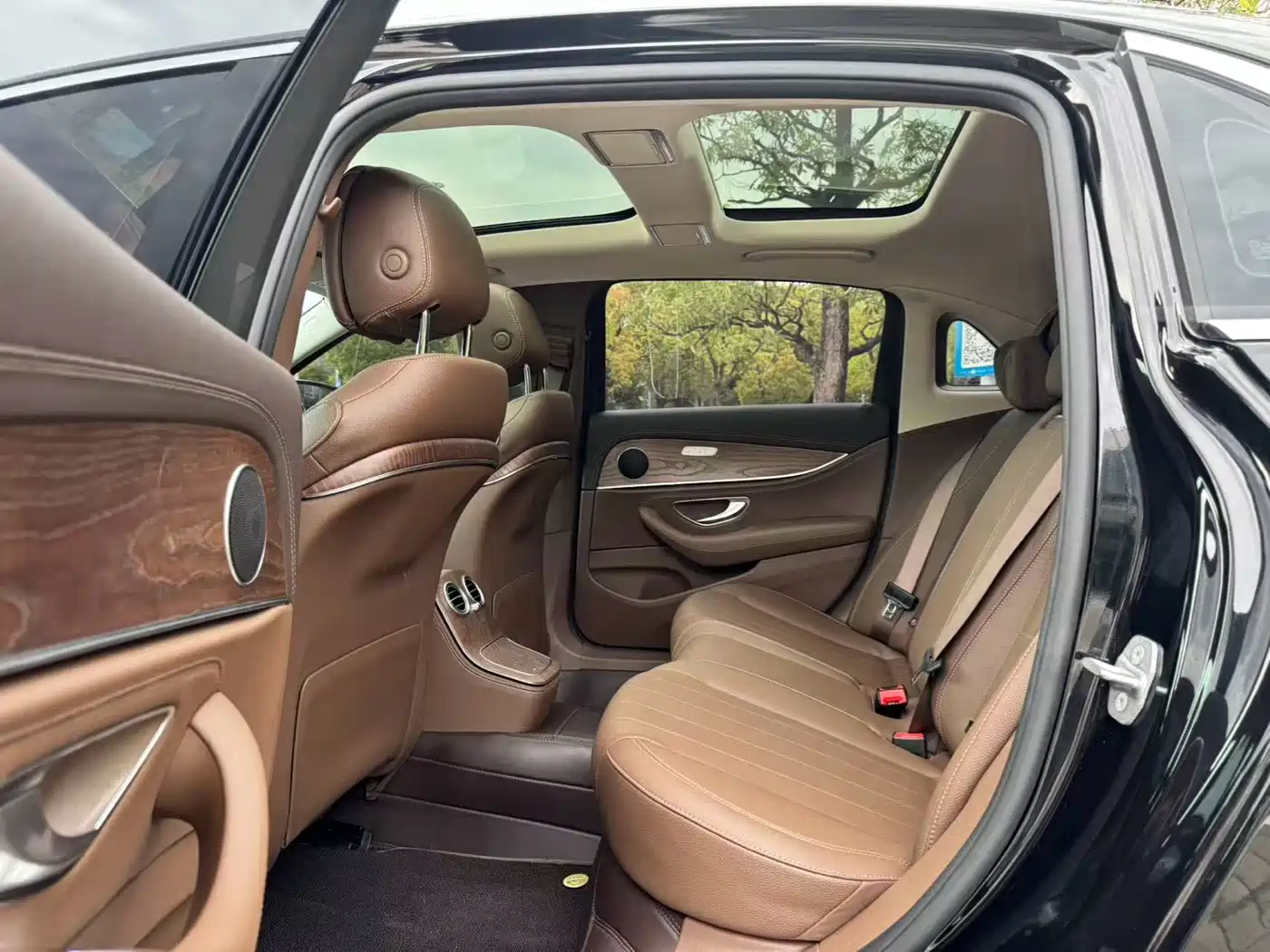 Mercedes-Benz E-Class 2023 E 300 L Fashion фото 4