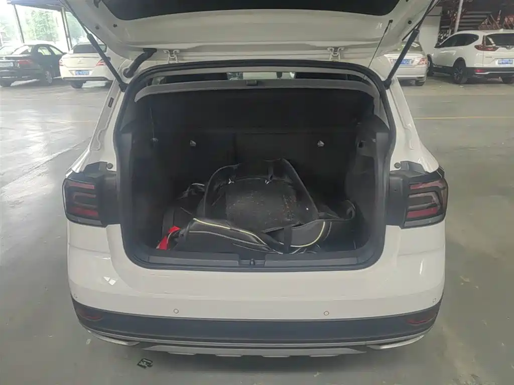 Volkswagen T-Cross 2019 1.5L Automatic Comfort Edition фото 19