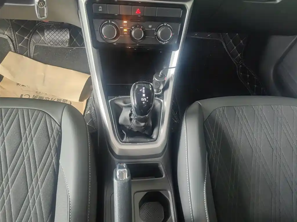 Volkswagen T-Cross 2019 1.5L Automatic Comfort Edition фото 14
